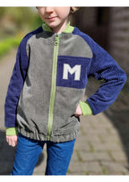 Snyggli-Schnittmuster-collegejacke-helt-mig-babys-kinder-teens-junge-mädchen-nähanleitung-ebook-größe-56-170-cord-blau