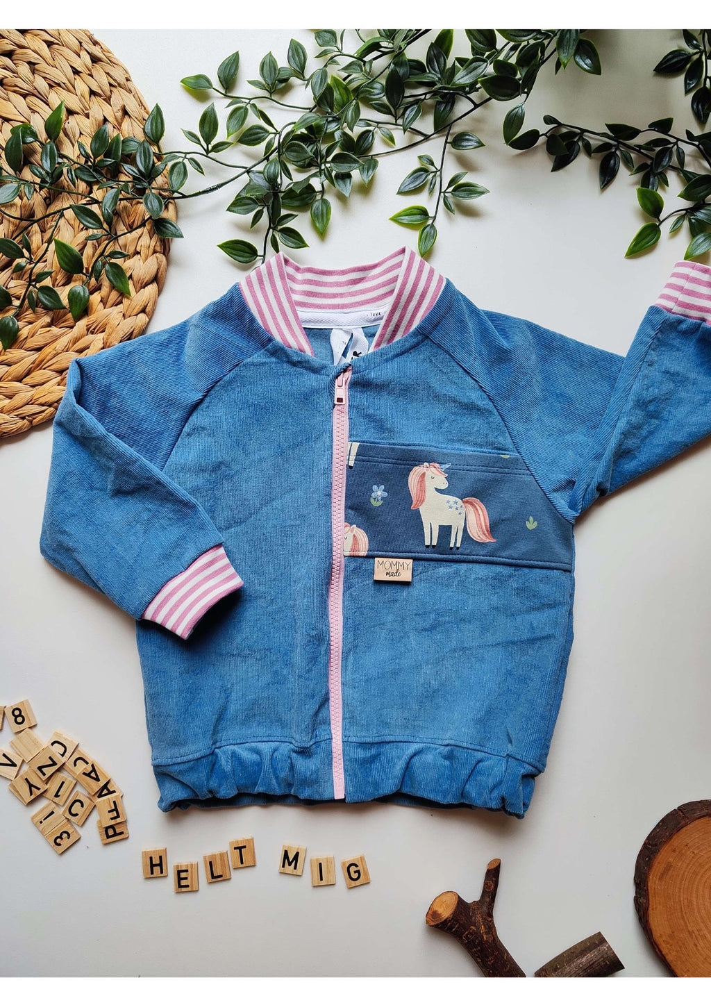 Snyggli-Schnittmuster-collegejacke-helt-mig-babys-kinder-teens-junge-mädchen-nähanleitung-ebook-größe-56-170-einhorn