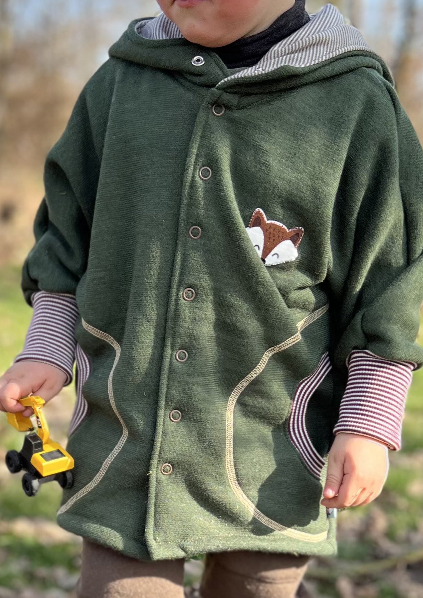 Snyggli-Schnittmuster-oversized-jacke-regnbuelys-babys-kinder-teens-junge-mädchen-nähanleitung-ebook-größe-56-170-wollfrottee