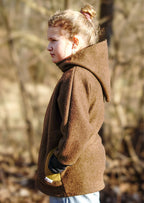 Snyggli-Schnittmuster-oversized-jacke-regnbuelys-babys-kinder-teens-junge-mädchen-nähanleitung-ebook-größe-56-170_walk_braun