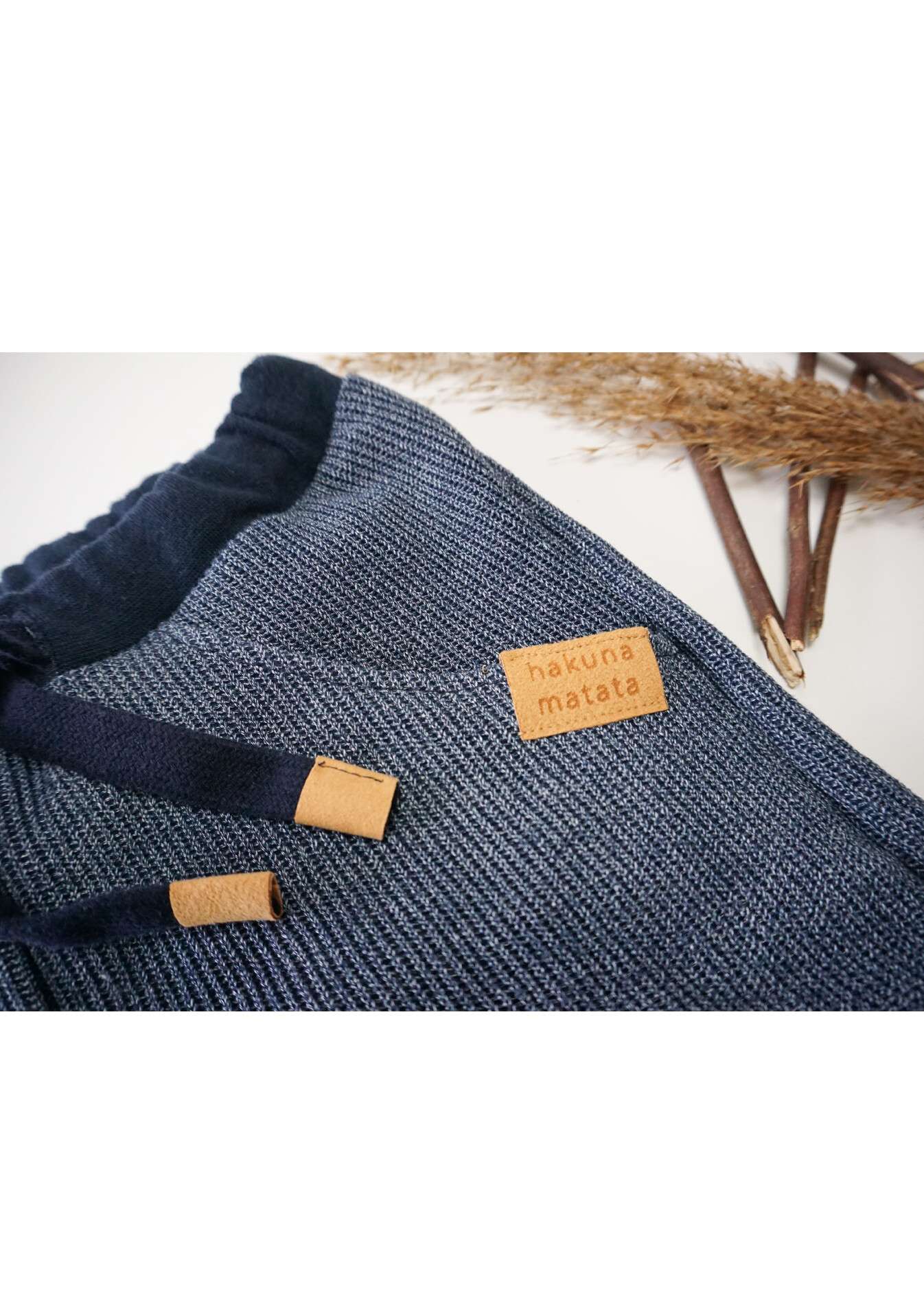 Snyggli labelfaible Etiketten Hose smal Hakuna Matata