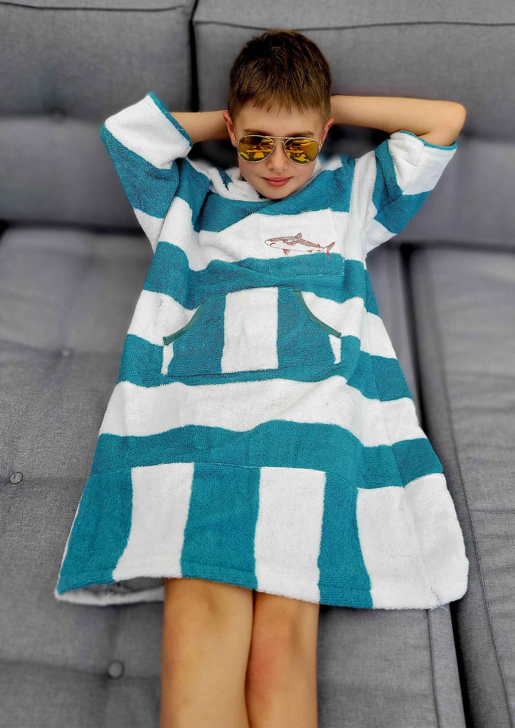 Snyggli_Ebook-Long-Beachhoodie-Poncho-Badeponcho-schwimmen-Sommerurlaub-Meer-Babys-Kinder-Teens-Junge-Mädchen-Gr-62-164-Musselin-Frottee-Surfer