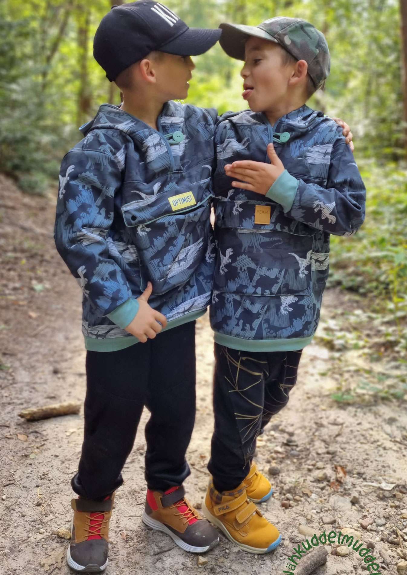 Snyggli_eBook-Outdoorhoodie-Hej-Varmen_Gr.128-170_schnittmuster_Geschwister