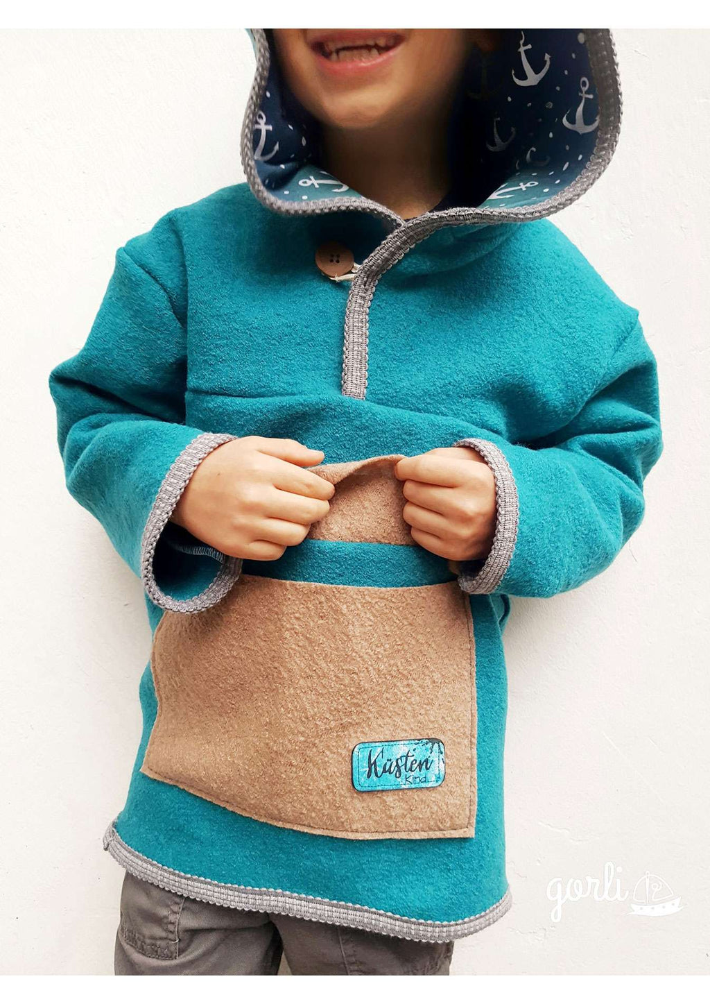 Snyggli_eBook-Outdoorhoodie-Hej-Varmen_Gr.128-170_schnittmuster_Walk_junge