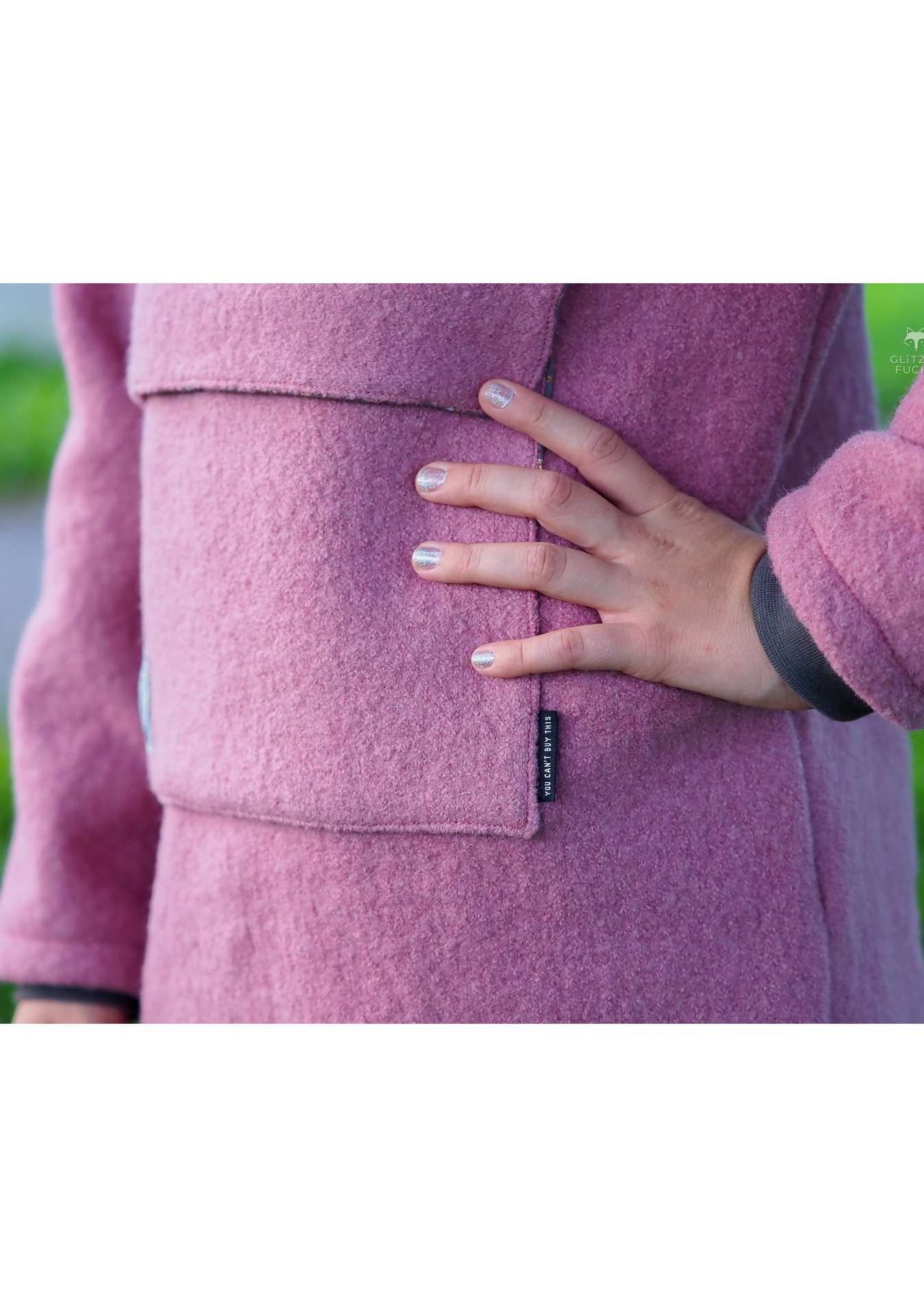 Snyggli_eBook-Outdoorhoodie-Hej-Varmen_Gr.128-170_schnittmuster_Walk_tasche