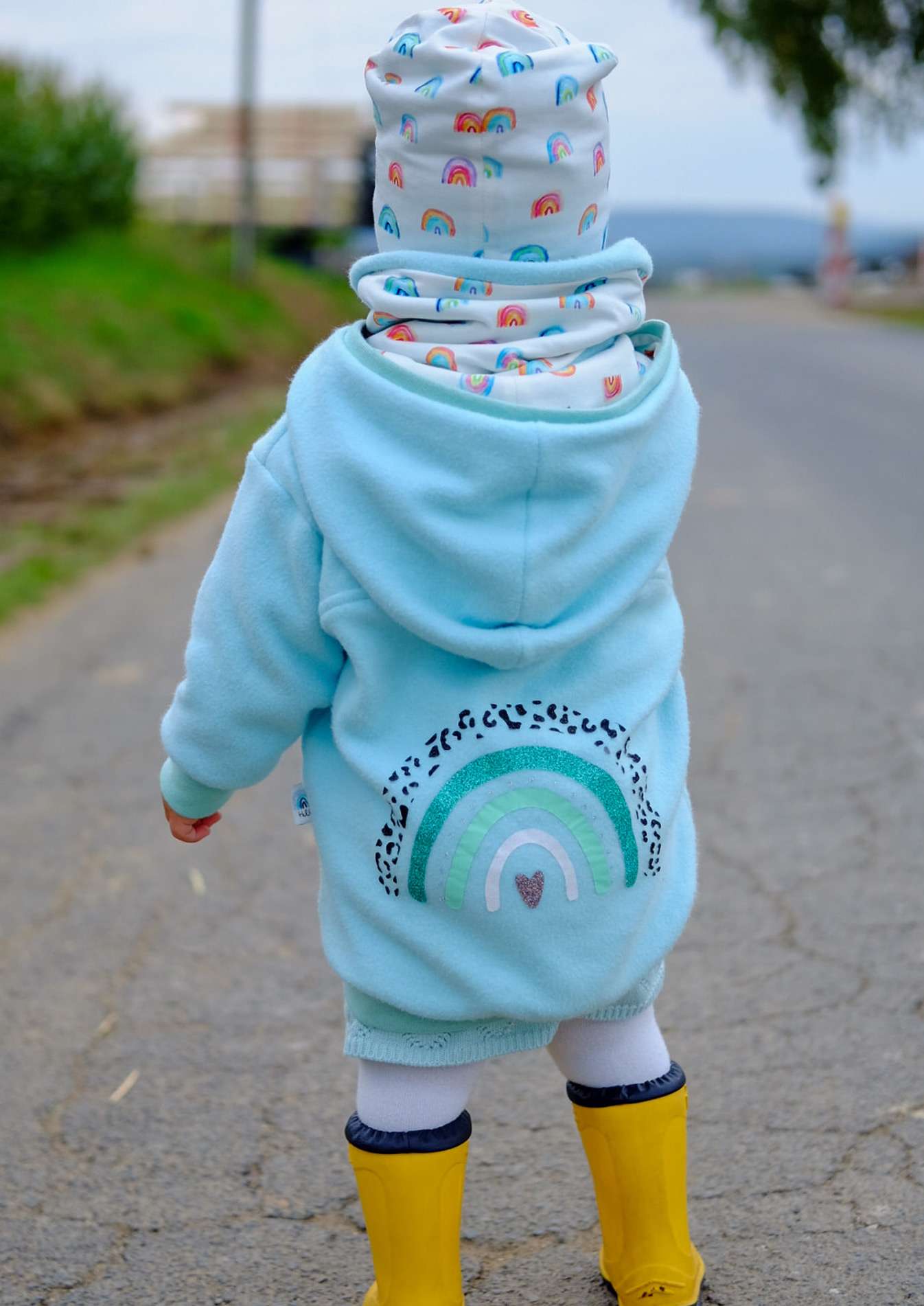 Snyggli_eBook-Outdoorhoodie-Hej-Varmen_Gr.56-122_fleece