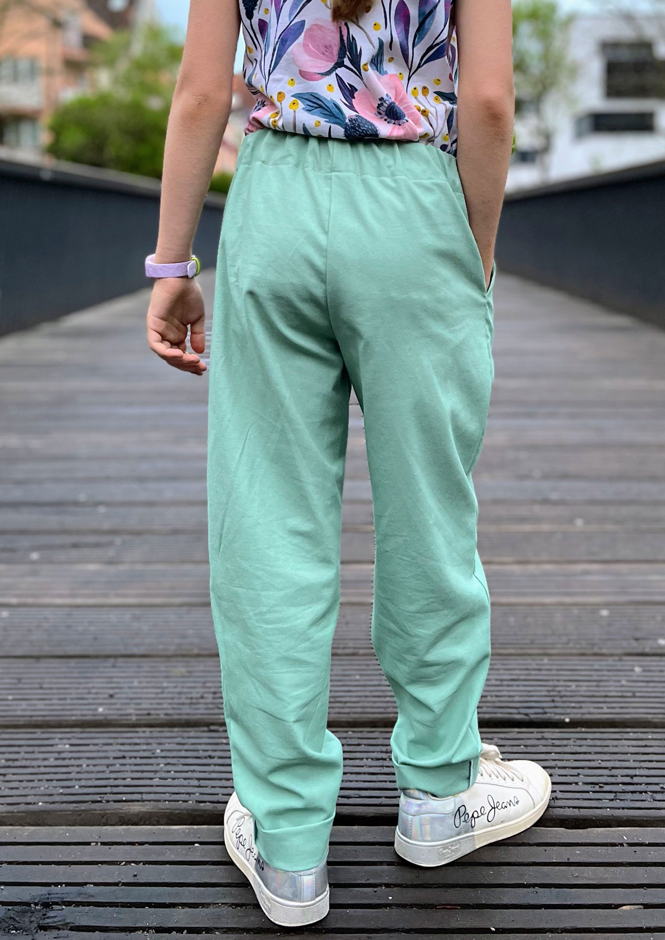 Snyggli-Schnittmuster-Loose-fit-Hose-Solskin-Cord-Canvas-Chino-Leinen-Babys-Kinder-Teens-Junge-Mädchen-Gr-128-170-Cord-Canvas-Leinen-Chino-mint